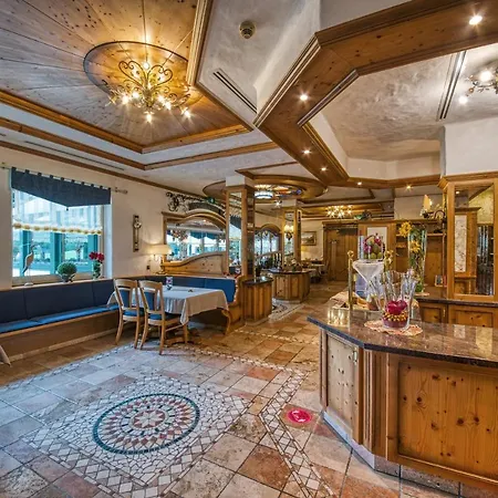 Hotel Haus Tiefenbach 4*