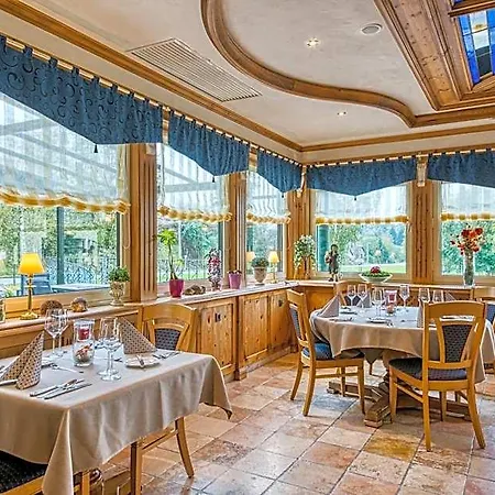 Haus Tiefenbach Hotel 4*